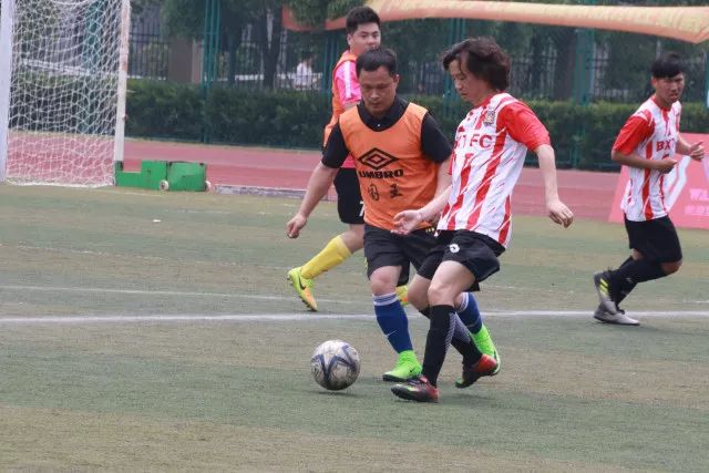 组图：世界杯-法国VS英格兰 赖斯一条龙闪袭破门